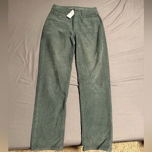 NWT American Eagle Green Corduroy Mom Straight Leg Pant Size 4